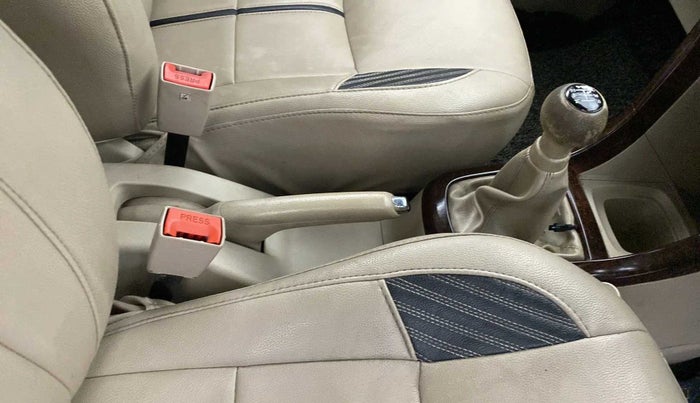 2015 Maruti Swift Dzire ZXI, Petrol, Manual, 61,995 km, Gear Lever