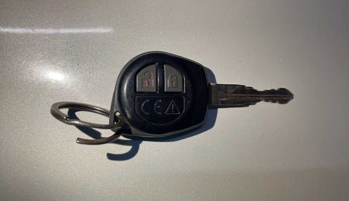 2018 Maruti Swift VXI, Petrol, Manual, 66,383 km, Key Close Up
