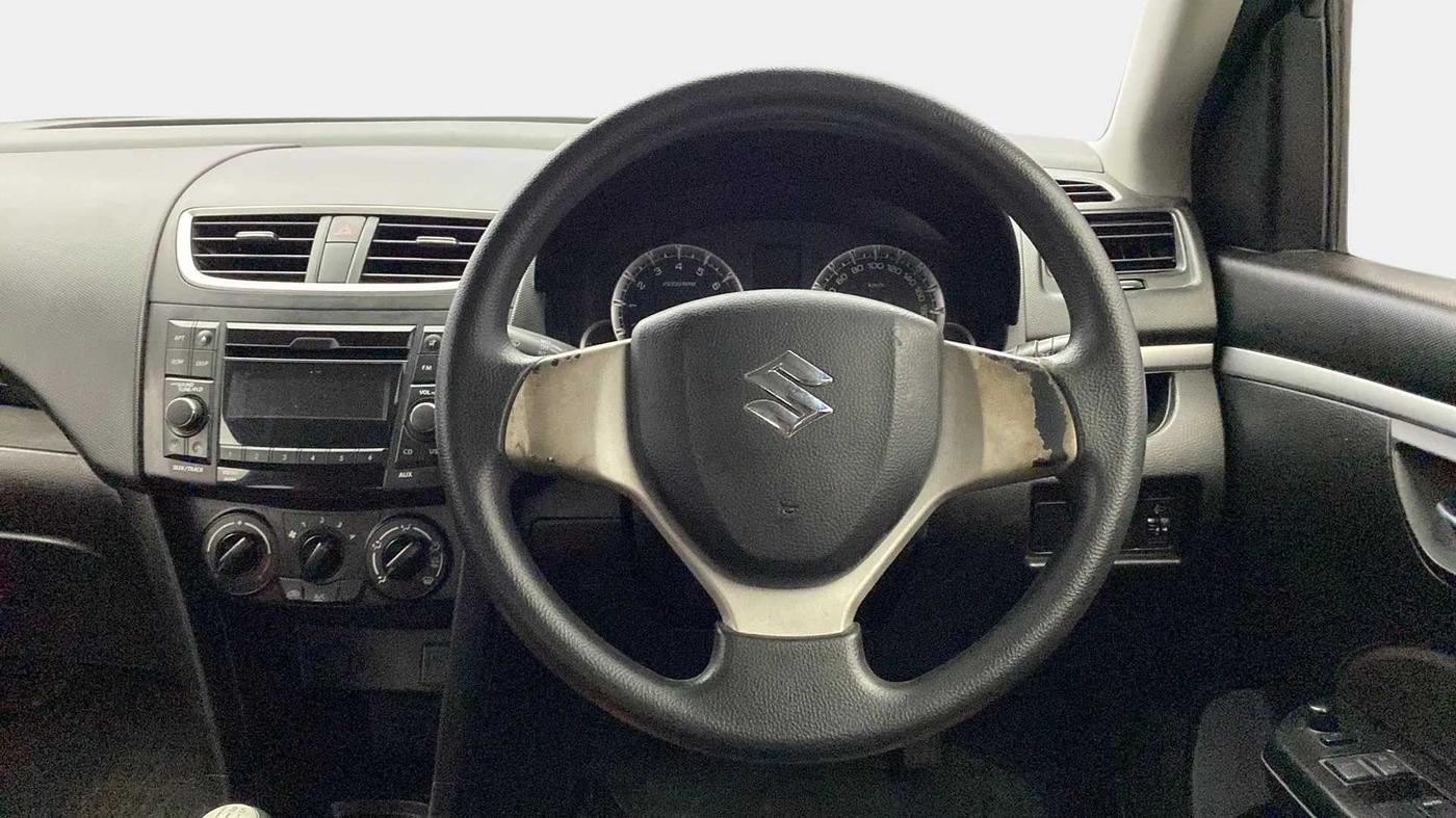 2015 Maruti Swift VXI, Petrol, Manual, 94,402 km, Steering Wheel Close Up