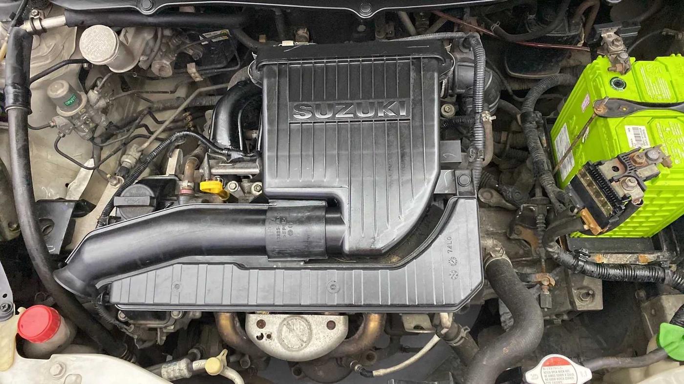 2015 Maruti Swift VXI, Petrol, Manual, 94,402 km, Open Bonet