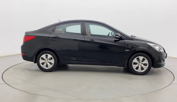 2016 Hyundai Verna FLUIDIC 4S 1.6 VTVT S, Petrol, Manual, 75,233 km, Right Side View