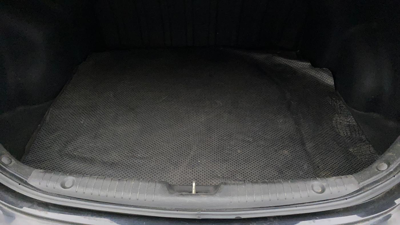2016 Hyundai Verna FLUIDIC 4S 1.6 VTVT S, Petrol, Manual, 75,233 km, Boot Inside