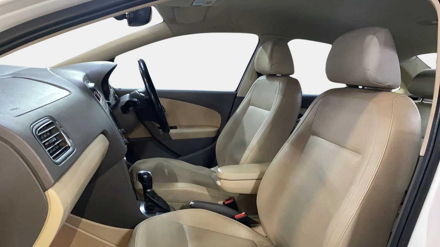 2018 Volkswagen Vento HIGHLINE 1.5 AT, Diesel, Automatic, 80,274 km, Right Side Front Door Cabin