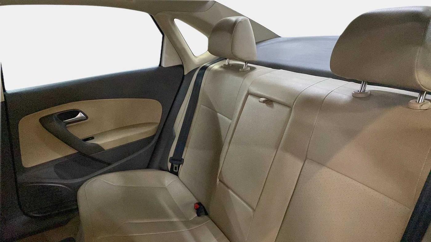 2018 Volkswagen Vento HIGHLINE 1.5 AT, Diesel, Automatic, 80,274 km, Right Side Rear Door Cabin