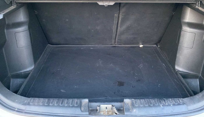 2019 Maruti Vitara Brezza ZDI PLUS AMT, Diesel, Automatic, 66,373 km, Boot Inside