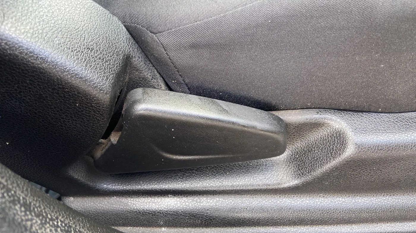 2018 Renault Kwid RXT 1.0, Petrol, Manual, 29,753 km, Driver Side Adjustment Panel