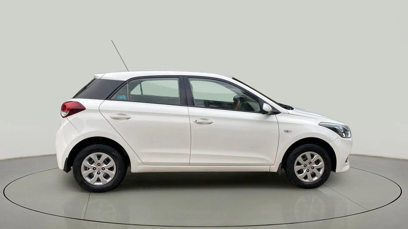 2015 Hyundai Elite i20 MAGNA 1.4 CRDI, Diesel, Manual, 85,532 km, Right Side View
