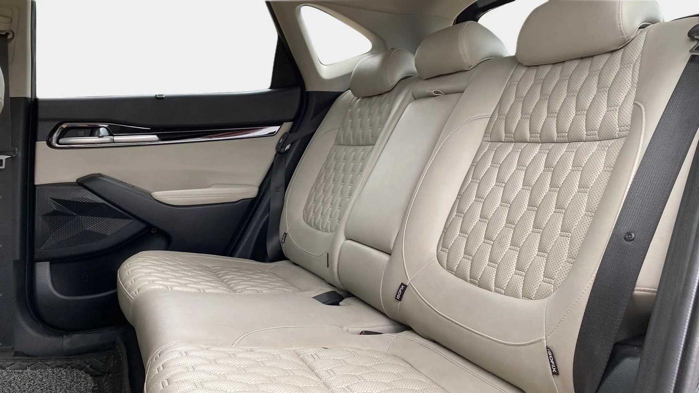 2020 KIA SELTOS HTX 1.5 PETROL, CNG, Manual, 40,530 km, Right Side Rear Door Cabin
