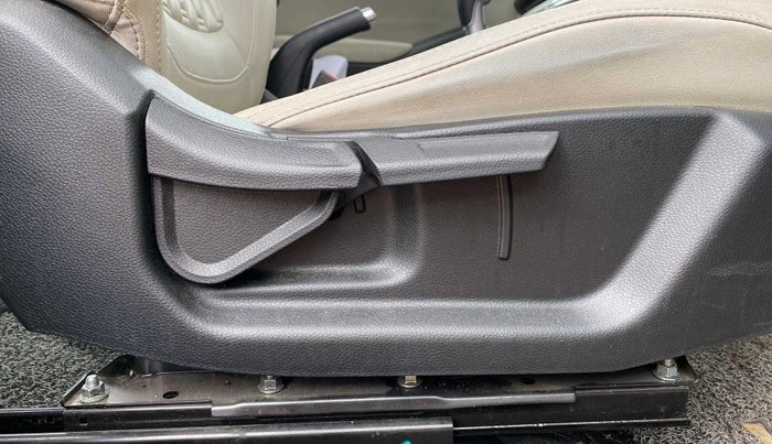2020 KIA SELTOS HTX 1.5 PETROL, Petrol, Manual, 40,530 km, Driver Side Adjustment Panel