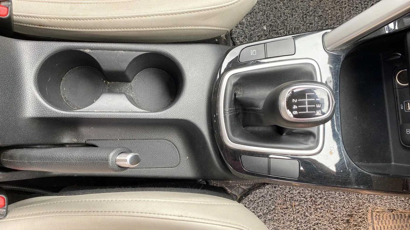 2020 KIA SELTOS HTX 1.5 PETROL, CNG, Manual, 40,530 km, Gear Lever