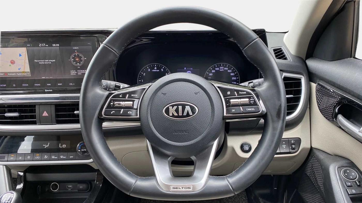 2020 KIA SELTOS HTX 1.5 PETROL, CNG, Manual, 40,530 km, Steering Wheel Close Up