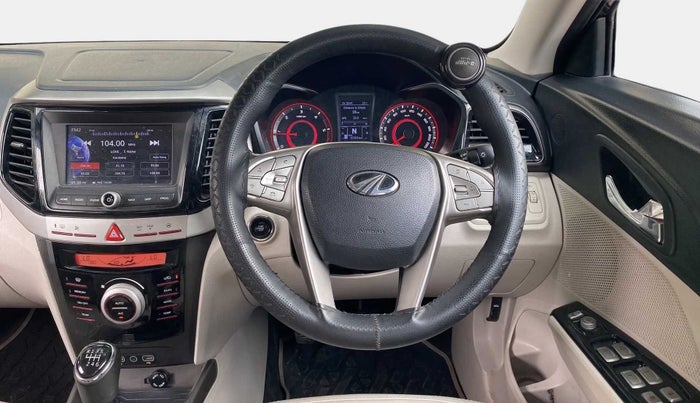 2022 Mahindra XUV300 W8 (O) 1.5 DIESEL, Diesel, Manual, 62,470 km, Steering Wheel Close Up