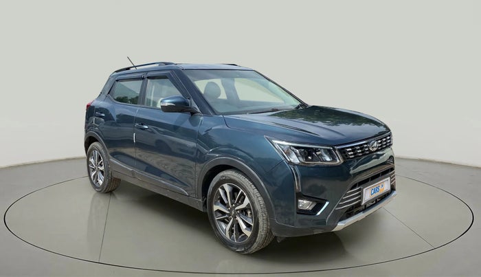 2022 Mahindra XUV300 W8 (O) 1.5 DIESEL, Diesel, Manual, 62,470 km, Right Front Diagonal