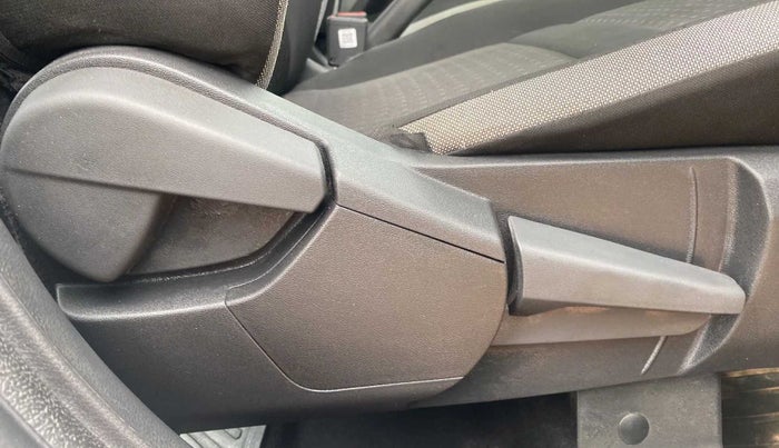 2022 Nissan MAGNITE XV TURBO CVT, Petrol, Automatic, 16,110 km, Driver Side Adjustment Panel