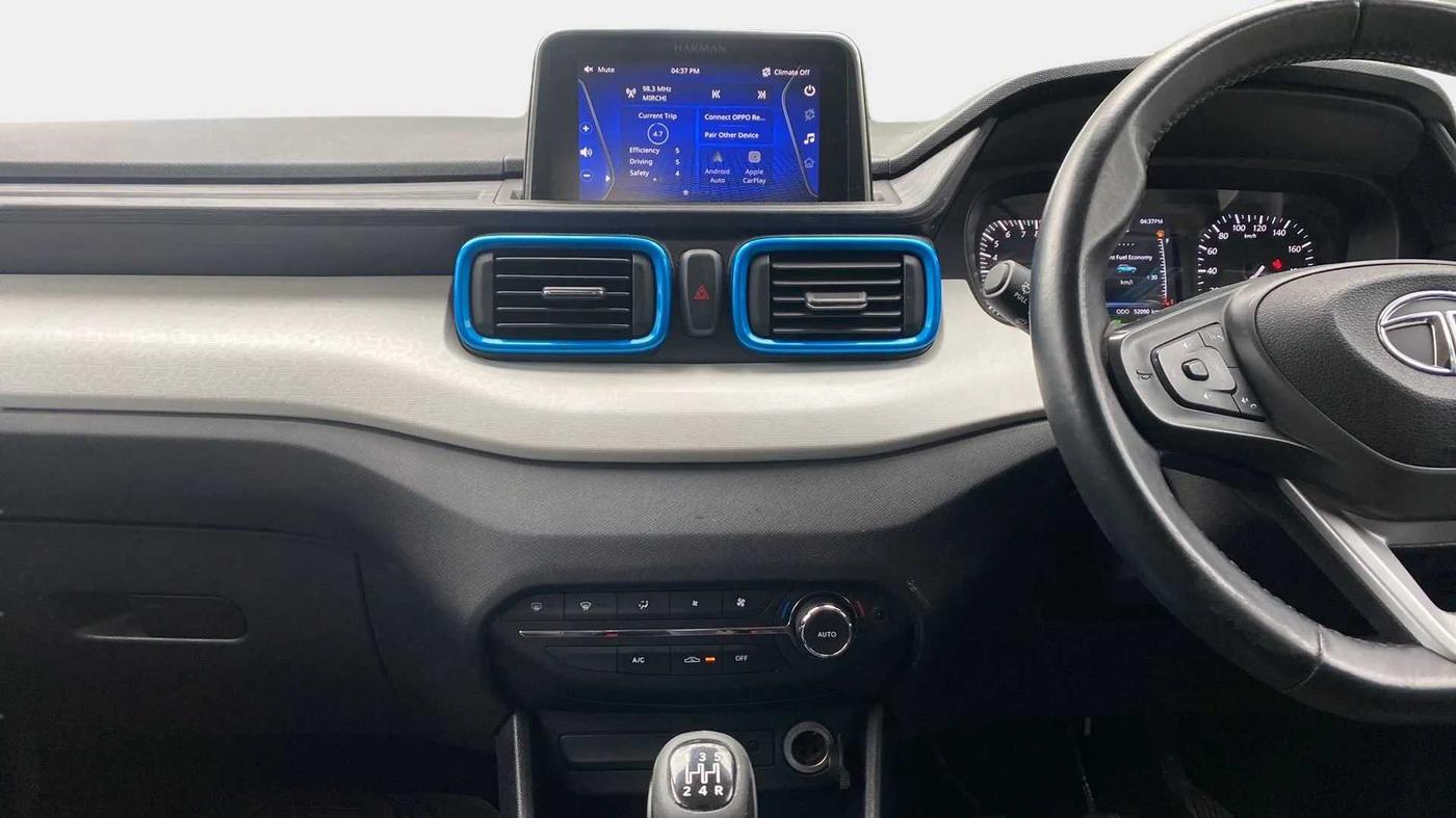 2021 Tata PUNCH CREATIVE  1.2 RTN DUAL TONE, Petrol, Manual, 52,065 km, Air Conditioner