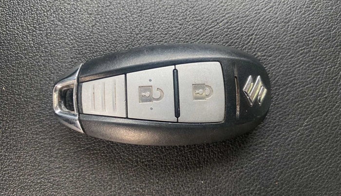 2017 Maruti Swift ZXI, Petrol, Manual, 47,427 km, Key Close Up