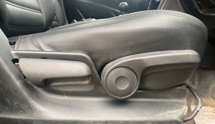 2017 Maruti Swift ZXI, Petrol, Manual, 47,427 km, Driver Side Adjustment Panel