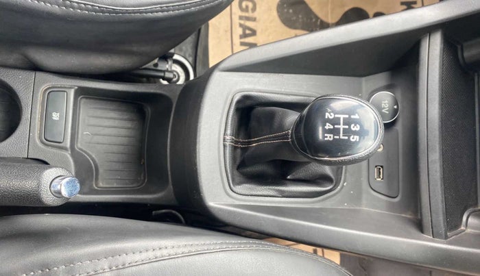 2020 Ford FREESTYLE TITANIUM PLUS 1.2 PETROL, Petrol, Manual, 25,988 km, Gear Lever