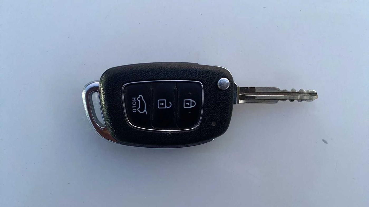 2016 Hyundai Elite i20 SPORTZ 1.2, Petrol, Manual, 38,632 km, Key Close Up