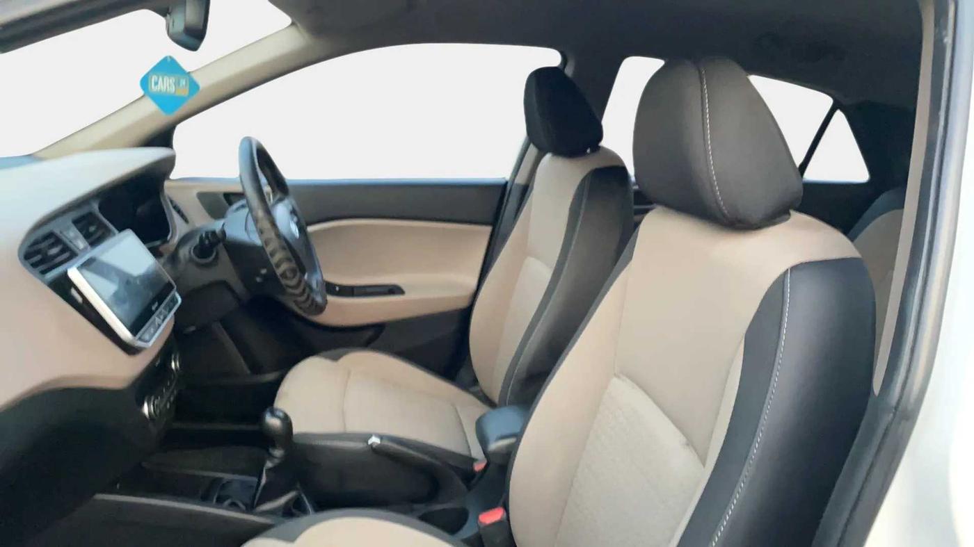 2016 Hyundai Elite i20 SPORTZ 1.2, Petrol, Manual, 38,632 km, Right Side Front Door Cabin