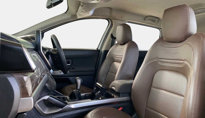 2019 Tata Harrier XT 2.0L KRYOTEC, Diesel, Manual, 96,325 km, Right Side Front Door Cabin