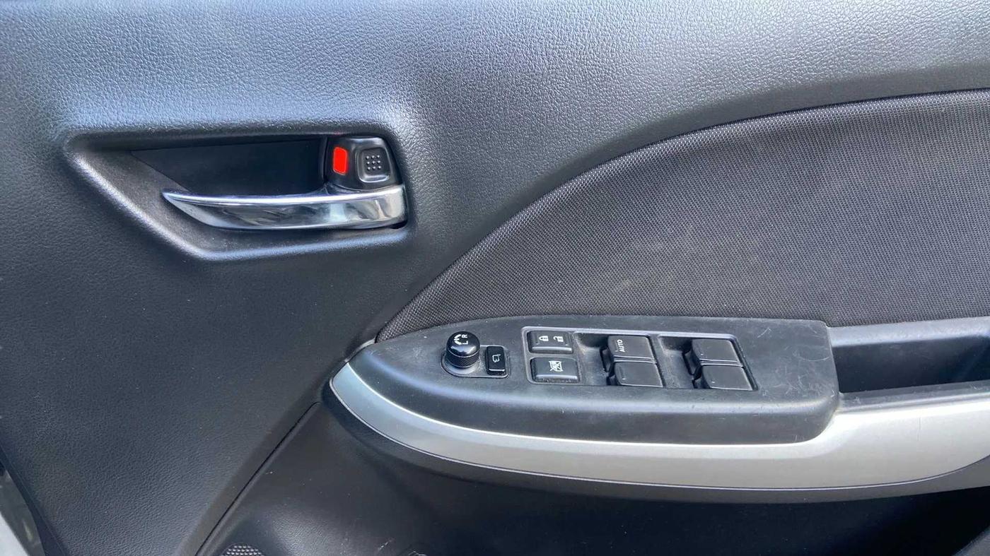 2017 Maruti Baleno DELTA PETROL 1.2, Petrol, Manual, 29,070 km, Driver Side Door Panels Control