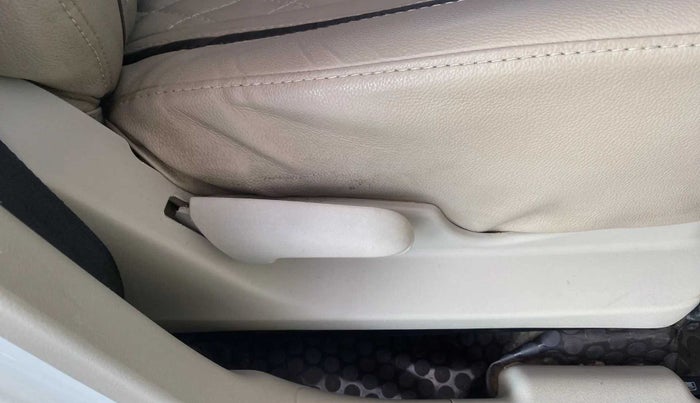 2017 Maruti Celerio VXI CNG, CNG, Manual, 61,315 km, Driver Side Adjustment Panel