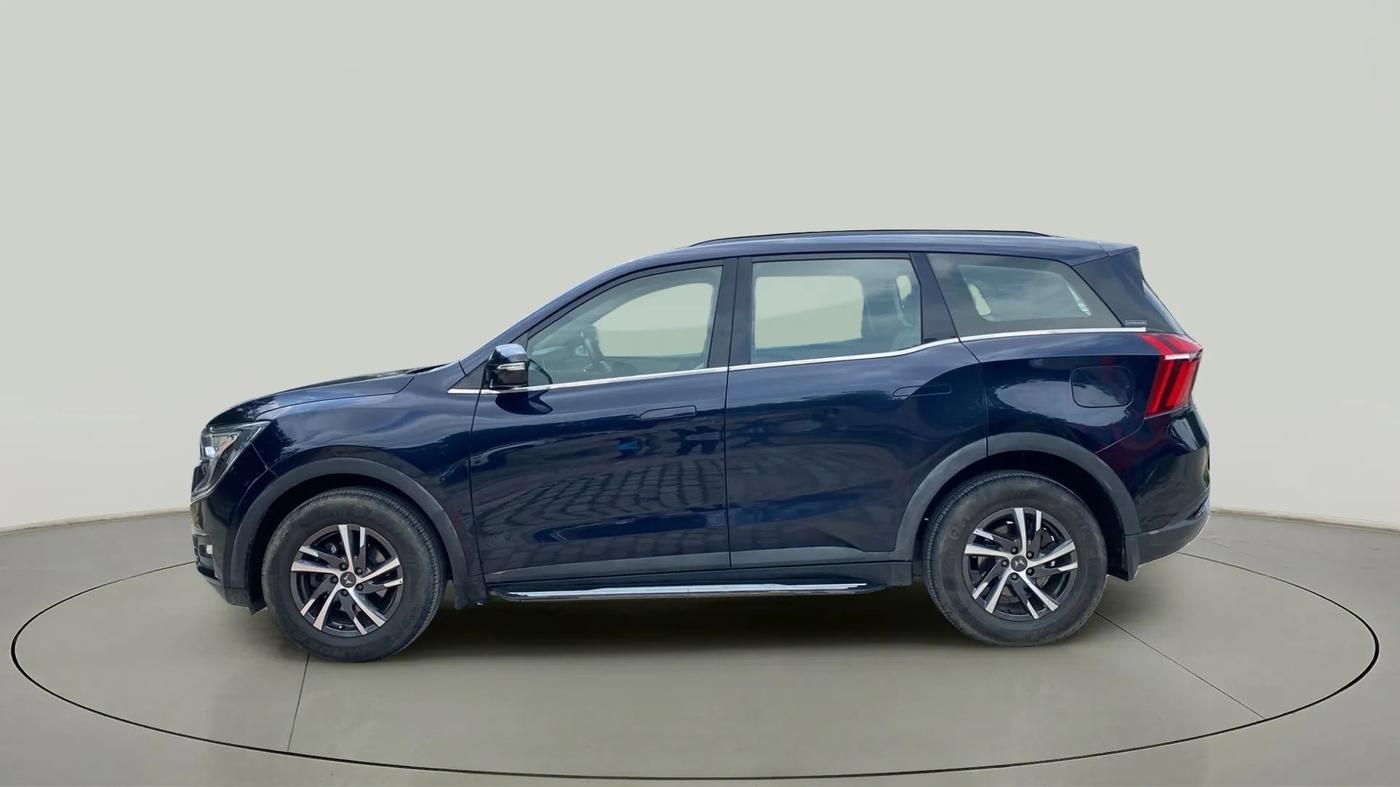 2022 Mahindra XUV700 AX 5 P MT 5 STR, Petrol, Manual, 26,876 km, Left Side