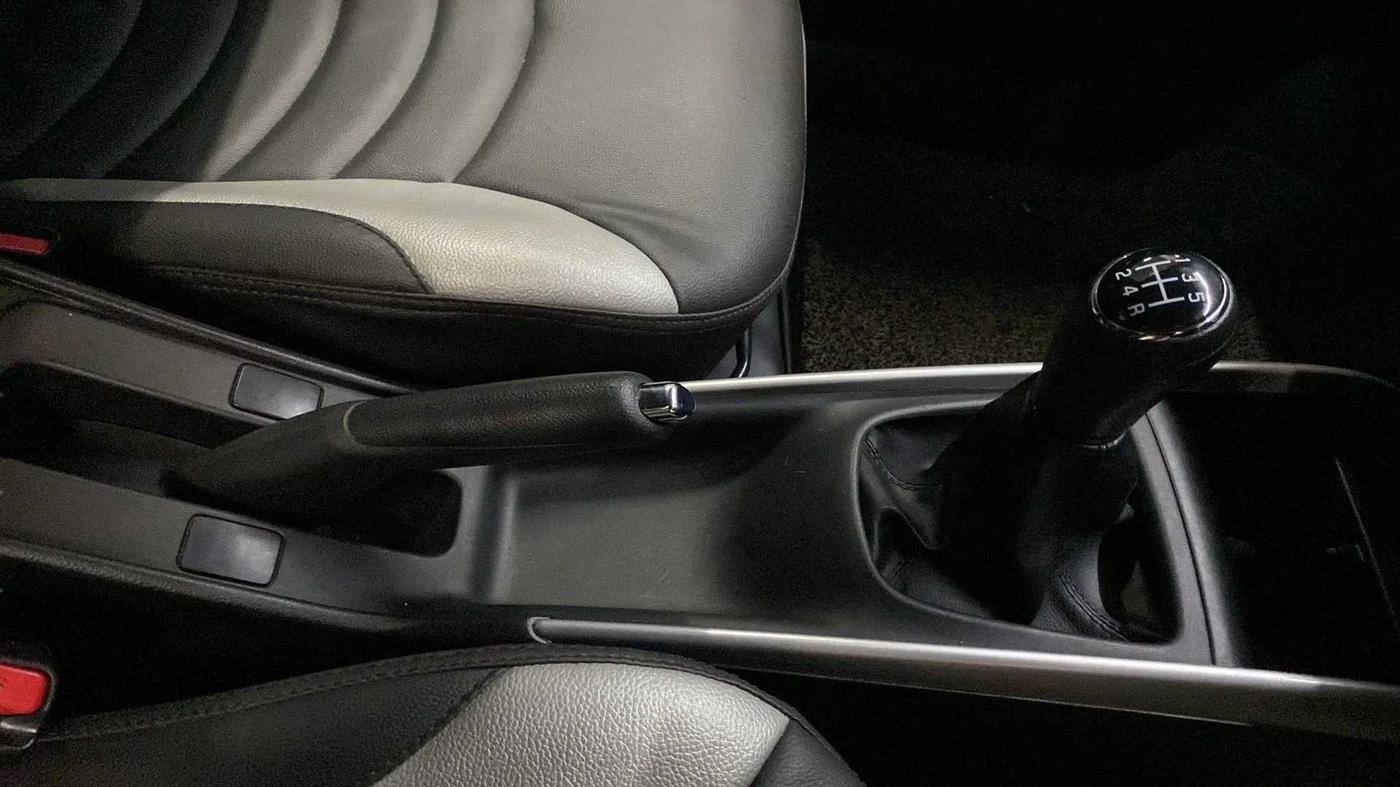 2017 Maruti Baleno DELTA PETROL 1.2, Petrol, Manual, 47,676 km, Gear Lever