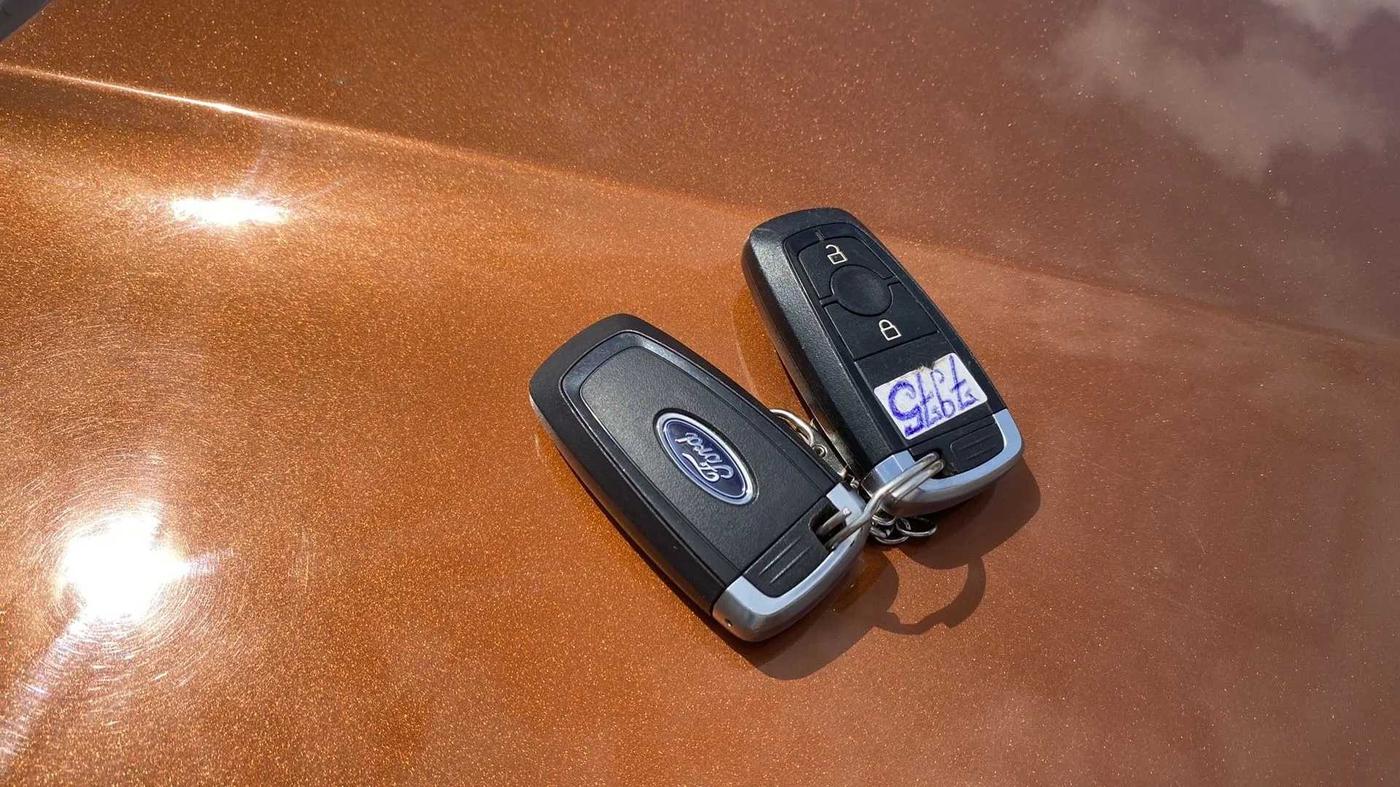 2018 Ford Ecosport TITANIUM + 1.5L PETROL AT, Petrol, Automatic, 32,885 km, Key Close Up