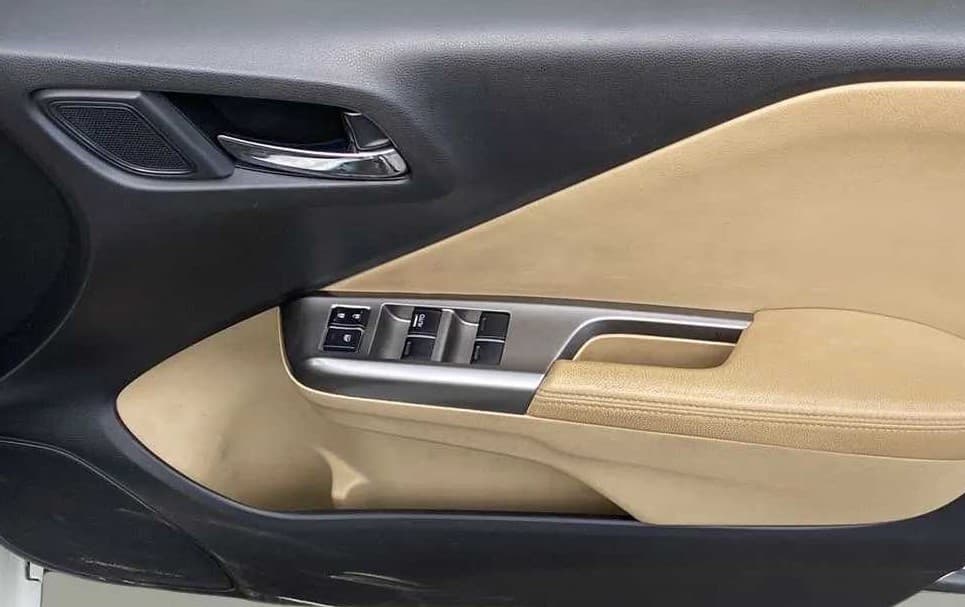 2015 Honda City 1.5L I-VTEC VX (O) MT, Petrol, Manual, 64,260 km, Driver Side Door Panels Control