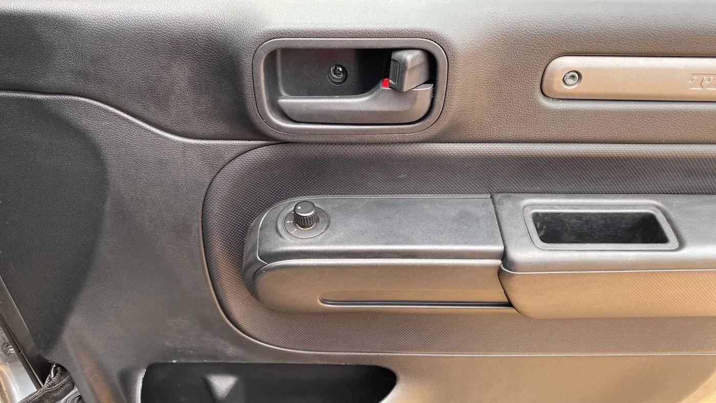 2021 Mahindra Thar LX  P 4WD AT CONVERTIBLE, Petrol, Automatic, 36,469 km, Driver Side Door Panels Control