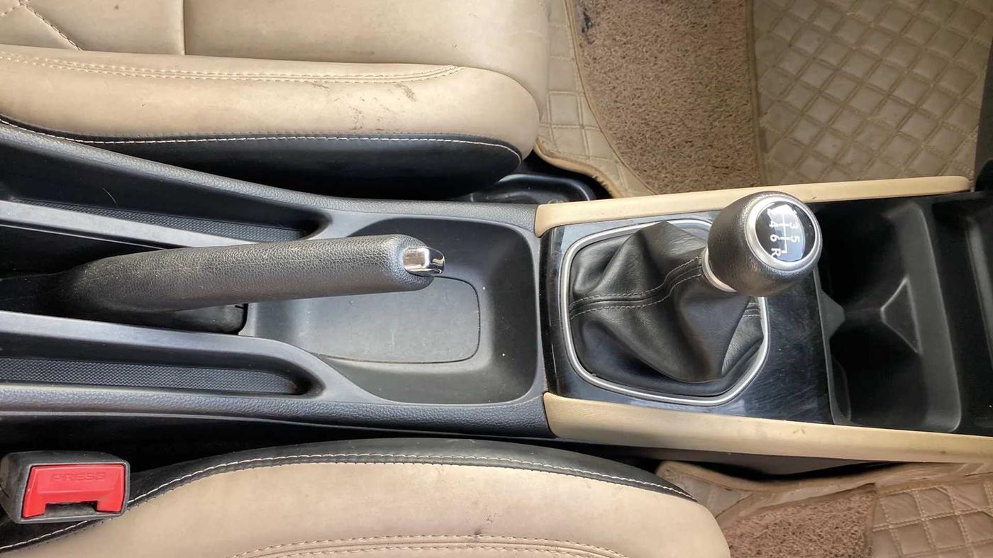 2022 Honda City 1.5L I-VTEC V MT 5TH GEN, Petrol, Manual, 47,173 km, Gear Lever