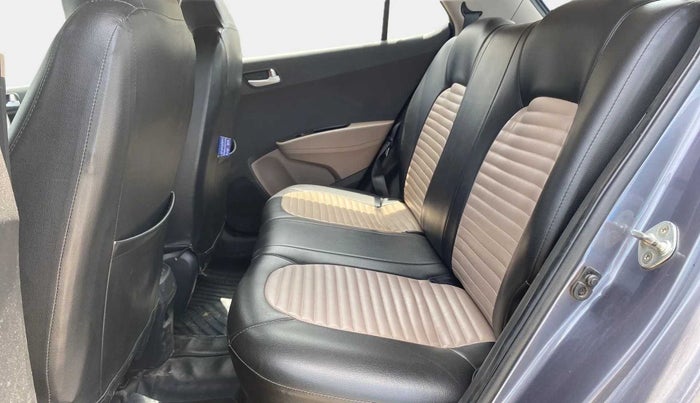 2018 Hyundai Grand i10 SPORTZ 1.2 KAPPA VTVT, CNG, Manual, 81,243 km, Right Side Rear Door Cabin