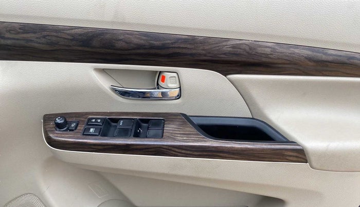 2019 Maruti Ertiga ZXI+ SHVS, Petrol, Manual, 31,193 km, Driver Side Door Panels Control