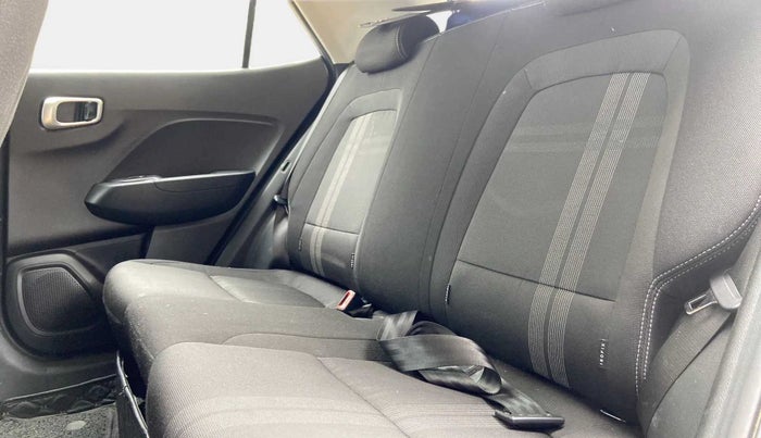 2021 Hyundai VENUE SX PLUS 1.0 TURBO DCT, Petrol, Automatic, 32,513 km, Right Side Rear Door Cabin