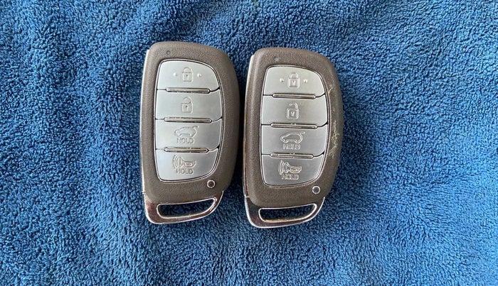 2021 Hyundai VENUE SX PLUS 1.0 TURBO DCT, Petrol, Automatic, 32,513 km, Key Close Up