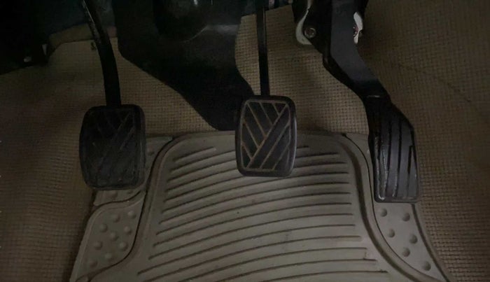 2015 Maruti Ertiga VXI, Petrol, Manual, 65,478 km, Pedals