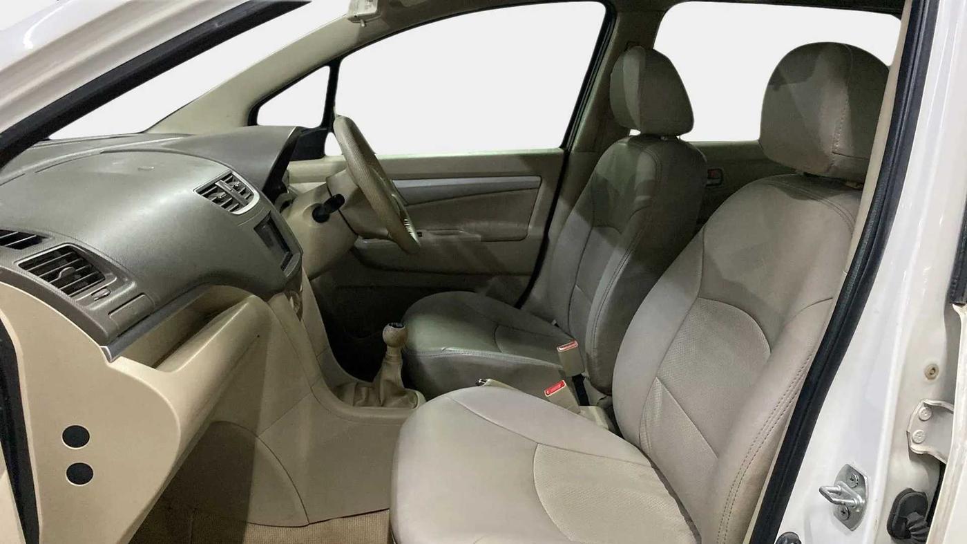 2015 Maruti Ertiga VXI, Petrol, Manual, 65,478 km, Right Side Front Door Cabin