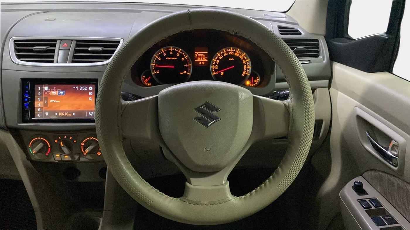 2015 Maruti Ertiga VXI, Petrol, Manual, 65,478 km, Steering Wheel Close Up