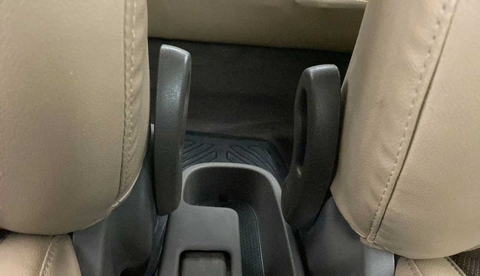 2014 Hyundai i10 MAGNA 1.1, Petrol, Manual, 30,531 km, Driver Side Adjustment Panel