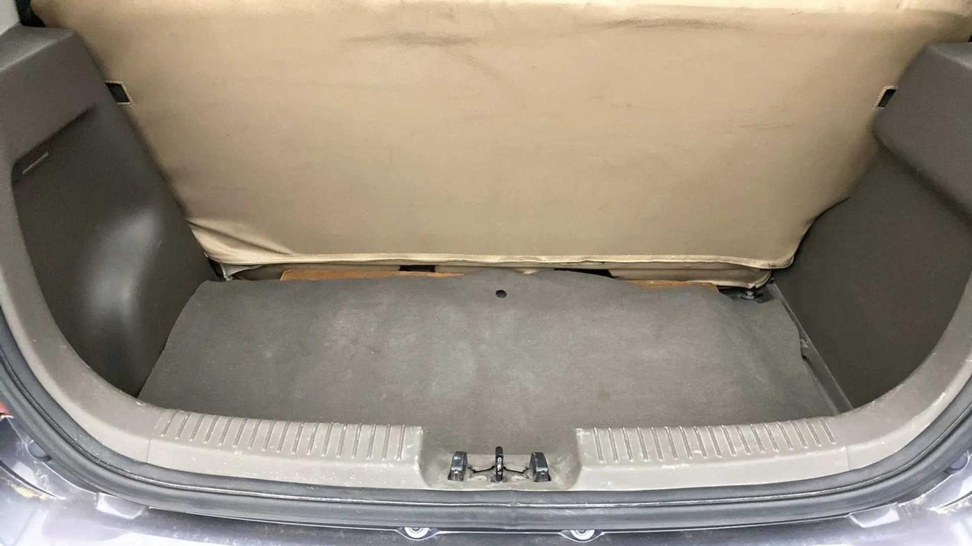 2014 Hyundai i10 MAGNA 1.1, Petrol, Manual, 30,531 km, Boot Inside