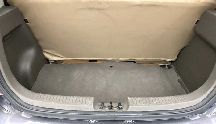 2014 Hyundai i10 MAGNA 1.1, Petrol, Manual, 30,531 km, Boot Inside