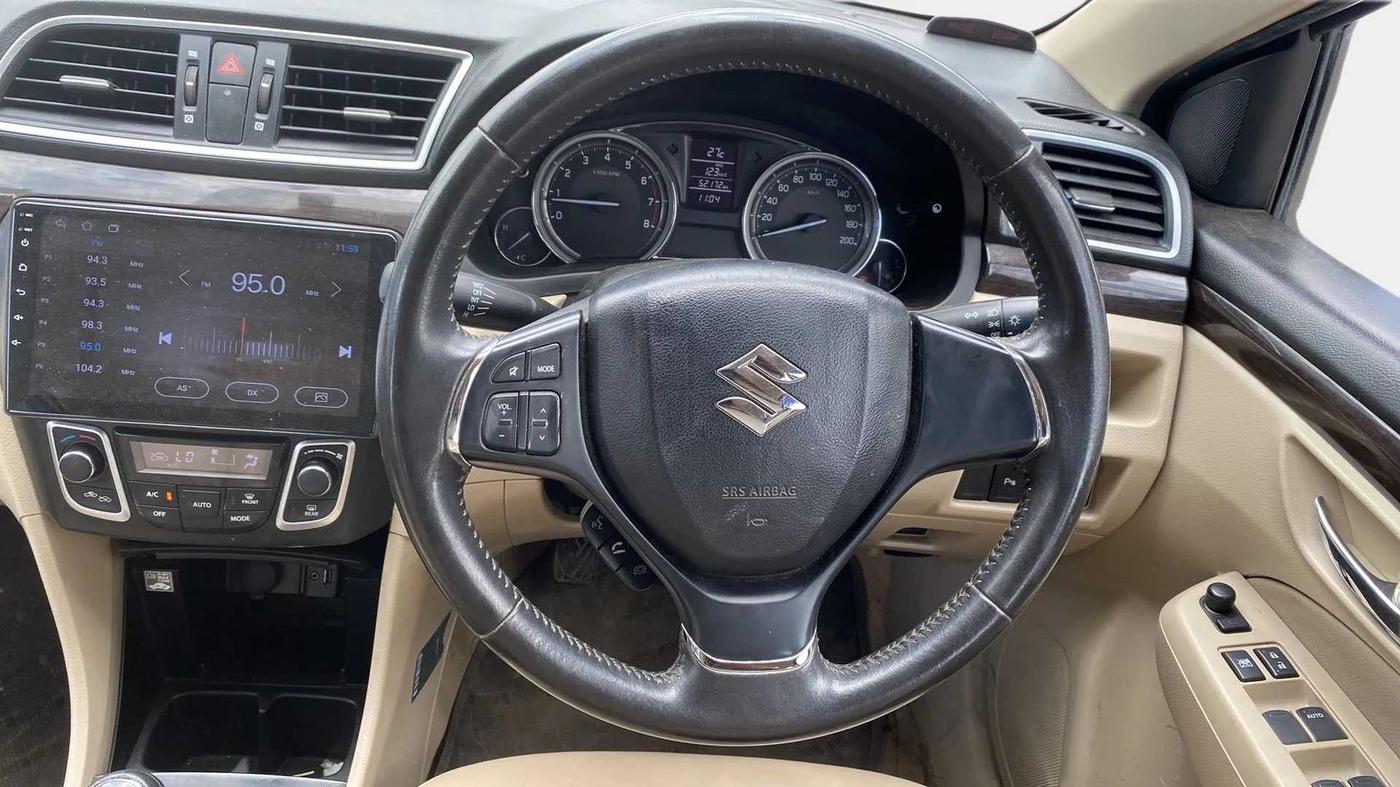 2016 Maruti Ciaz ZXI+, Petrol, Manual, 52,171 km, Steering Wheel Close Up