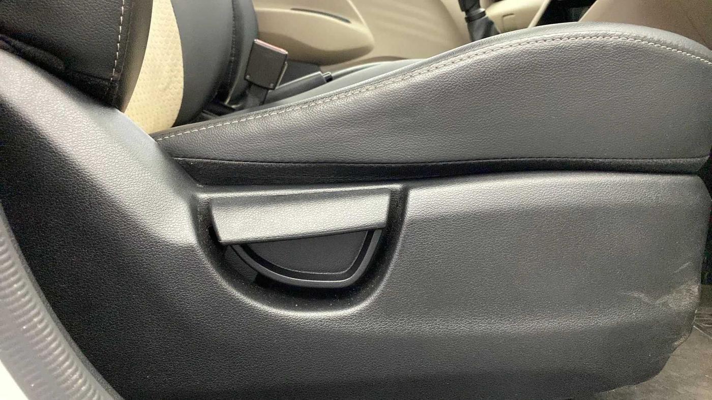 2019 Hyundai NEW SANTRO ERA EXECUTIVE, Petrol, Manual, 30,305 km, Driver Side Adjustment Panel