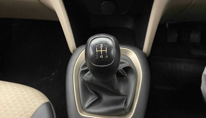 2019 Hyundai NEW SANTRO ERA EXECUTIVE, Petrol, Manual, 30,305 km, Gear Lever