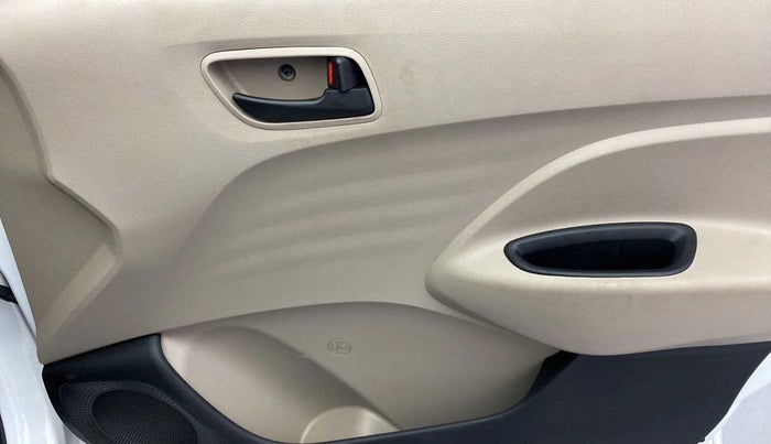 2019 Hyundai NEW SANTRO ERA EXECUTIVE, Petrol, Manual, 30,305 km, Driver Side Door Panels Control