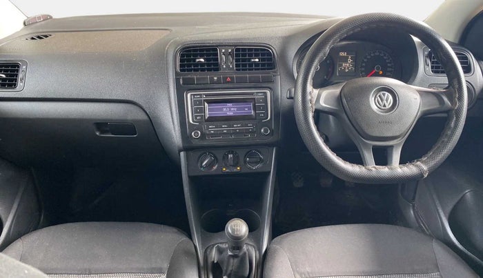 2016 Volkswagen Polo COMFORTLINE 1.2L, Petrol, Manual, 64,708 km, Dashboard