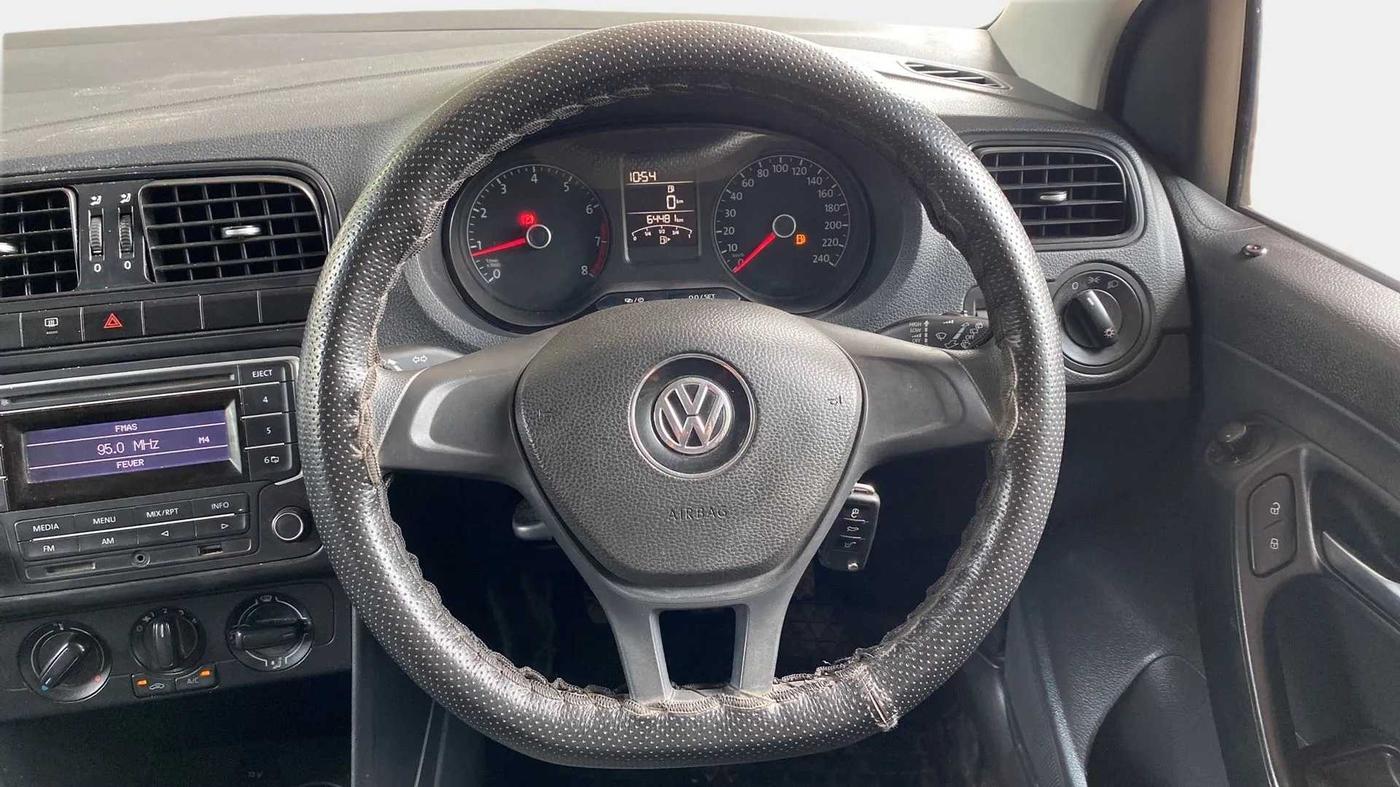 2016 Volkswagen Polo COMFORTLINE 1.2L, Petrol, Manual, 64,708 km, Steering Wheel Close Up