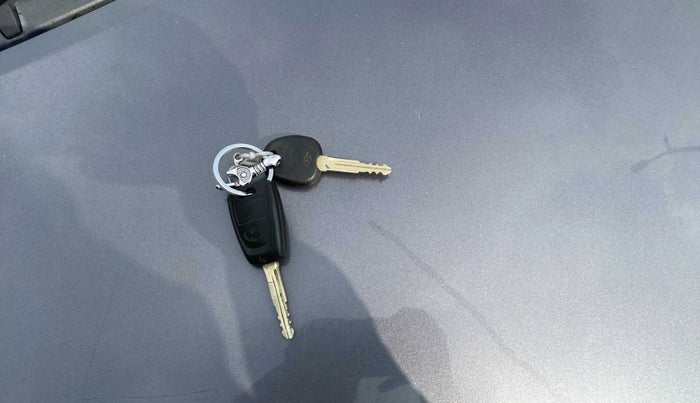 2018 Hyundai Grand i10 SPORTZ 1.2 KAPPA VTVT, Petrol, Manual, 63,049 km, Key Close Up